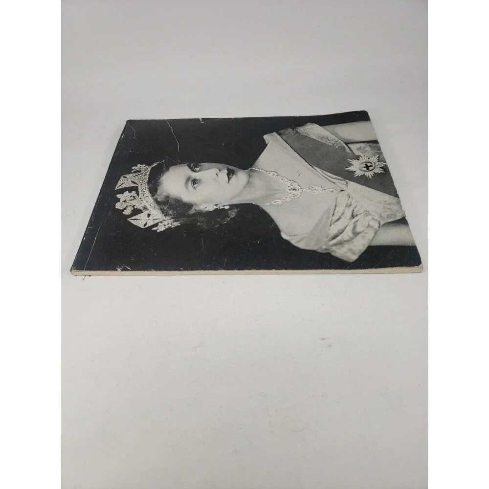 VTG 1950s Tablet Unlined Writing Drawing Paper with Photo of Queen Elizabeth II
